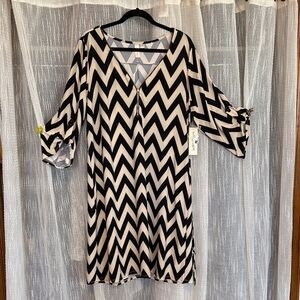 Tacera Black and Cream Chevron Dress